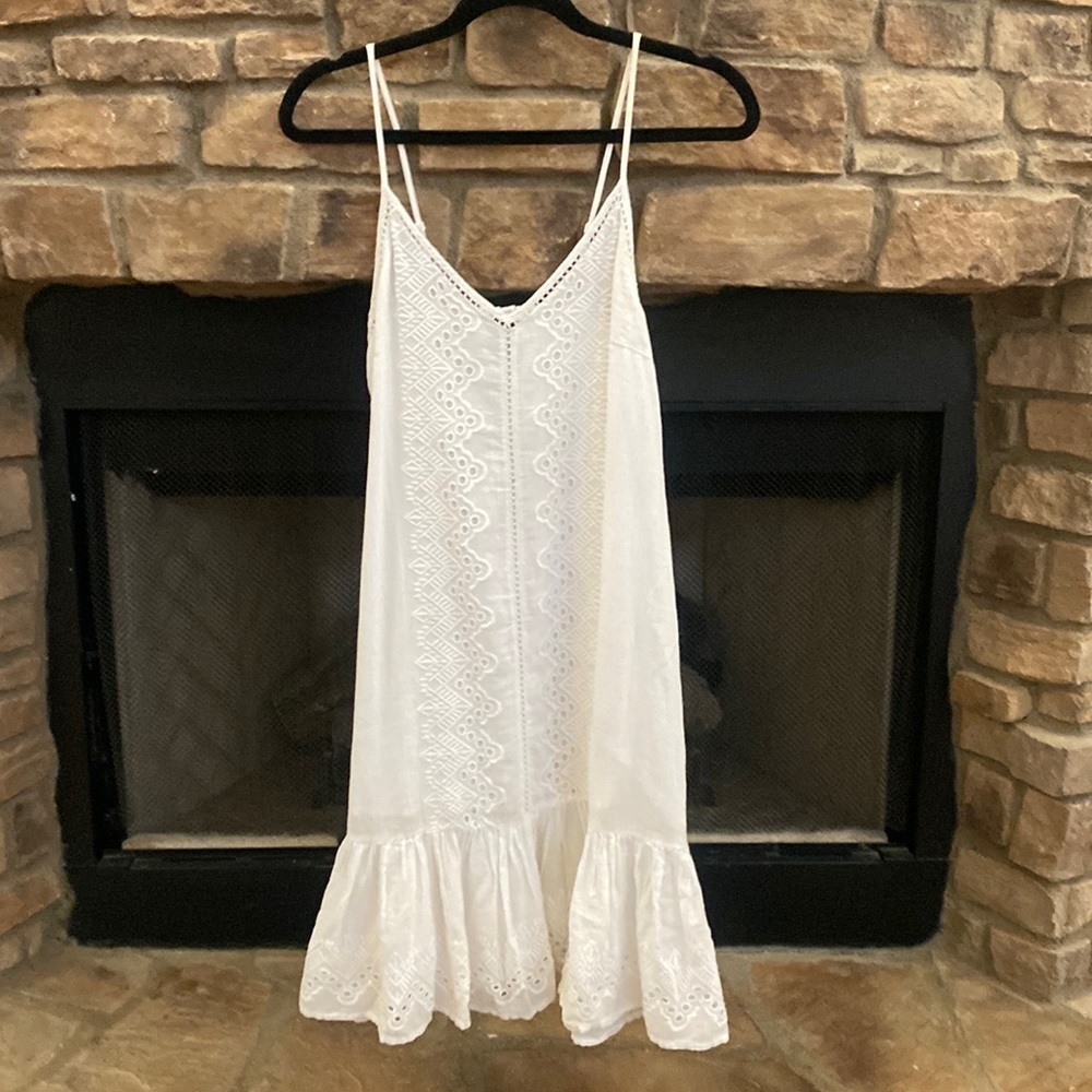 Cynthia Rowley white eyelet lined adjustable straps nightgown/dress. Small